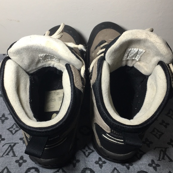 Salomon boots. Men’s 6.5, Women’s 8 - Picture 5 of 8